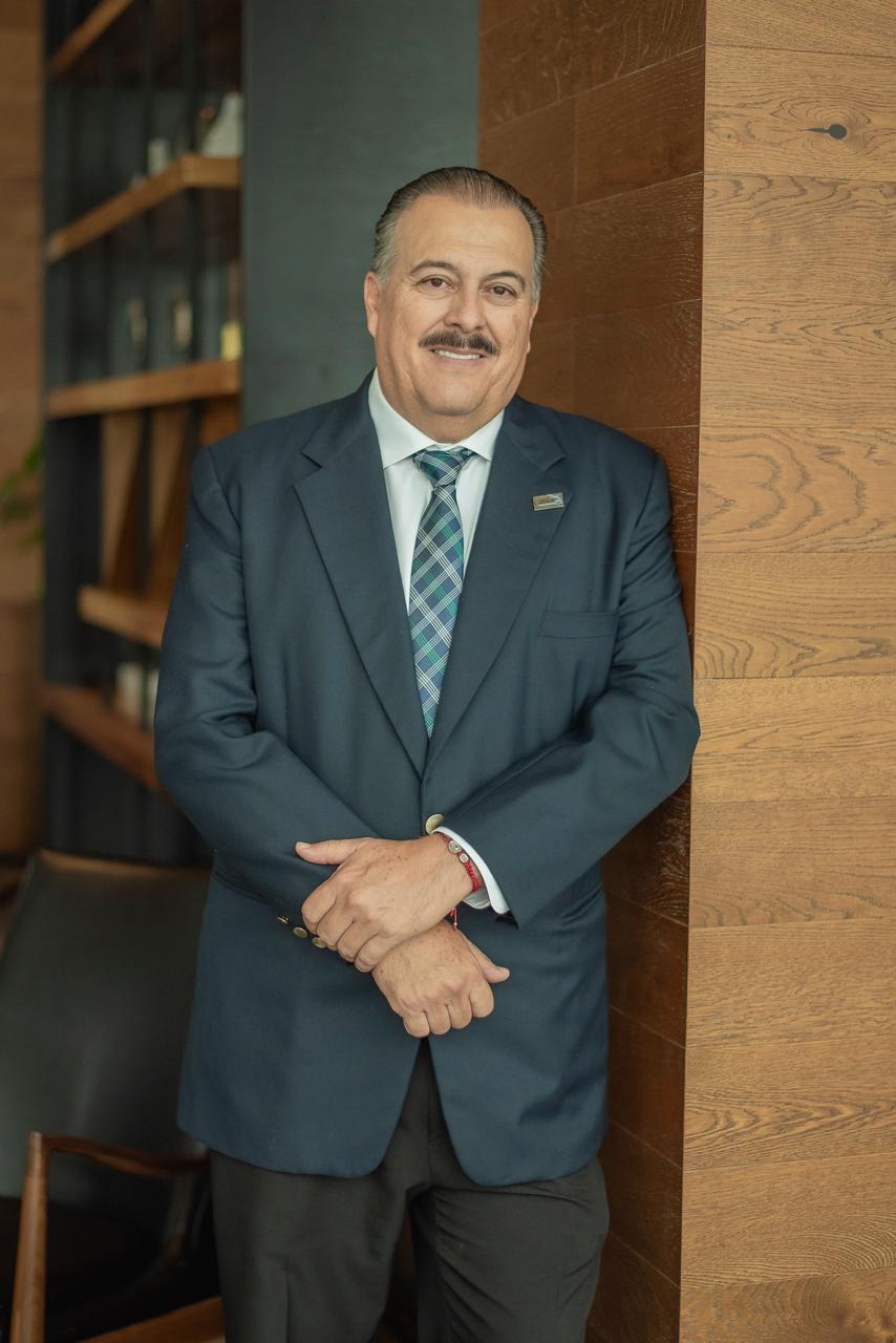 Adrián Flores González